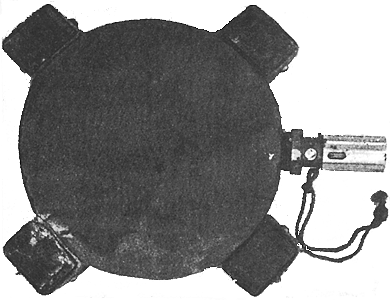 Photograph and diagram of Type 99 grenade