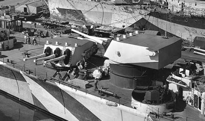 Photograph of 8"/55 Mark 15 gun turrets